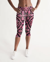 Load image into Gallery viewer, Rosa Y Negro 3D 2 Women&#39;s All-Over Print Mid-Rise Capri