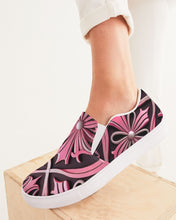 Load image into Gallery viewer, Rosa Y Negro 3D 2 Women&#39;s Slip-On Canvas Shoe