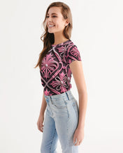 Load image into Gallery viewer, Rosa Y Negro 3D 2 Women&#39;s All-Over Print Tee
