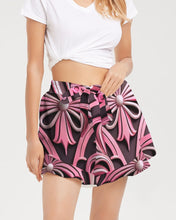 Load image into Gallery viewer, Rosa Y Negro 3D 2 Women&#39;s All-Over Print Ruffle Shorts