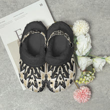 Afbeelding in Gallery-weergave laden, 475. Lined All Over Printed Clogs