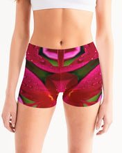 Afbeelding in Gallery-weergave laden, Red Blush 1 Women&#39;s Mid-Rise Yoga Shorts
