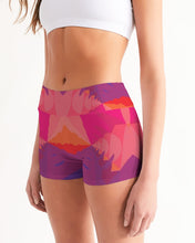 Afbeelding in Gallery-weergave laden, Abstract 22 Women&#39;s Mid-Rise Yoga Shorts