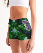 Afbeelding in Gallery-weergave laden, Vine 1 Women&#39;s Mid-Rise Yoga Shorts
