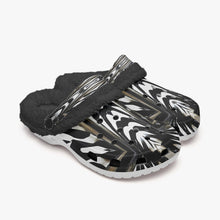 Afbeelding in Gallery-weergave laden, 475. Lined All Over Printed Clogs
