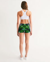 Afbeelding in Gallery-weergave laden, Vine 1 Women&#39;s Mid-Rise Yoga Shorts
