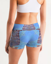 Afbeelding in Gallery-weergave laden, urania skye 18 Women&#39;s Mid-Rise Yoga Shorts