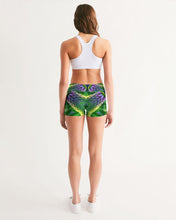 Afbeelding in Gallery-weergave laden, Green Tara 1 Women&#39;s Mid-Rise Yoga Shorts