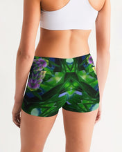 Afbeelding in Gallery-weergave laden, Vine 1 Women&#39;s Mid-Rise Yoga Shorts