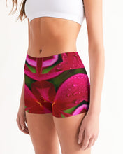 Afbeelding in Gallery-weergave laden, Red Blush 1 Women&#39;s Mid-Rise Yoga Shorts
