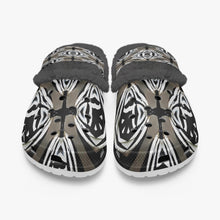 Indlæs billede til gallerivisning 475. Lined All Over Printed Clogs