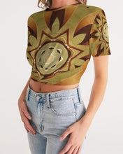 Afbeelding in Gallery-weergave laden, Wood Gold 1 Women&#39;s Twist-Front Cropped Tee