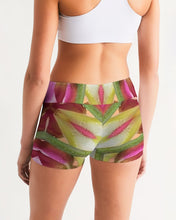 Afbeelding in Gallery-weergave laden, Blush 1 Women&#39;s Mid-Rise Yoga Shorts