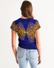 Afbeelding in Gallery-weergave laden, Lapiz Gold 1 Women&#39;s Tee