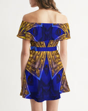 Afbeelding in Gallery-weergave laden, Lapiz Gold 1 Women&#39;s Off-Shoulder Dress