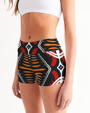 Afbeelding in Gallery-weergave laden, AfAbo1 Women&#39;s Mid-Rise Yoga Shorts