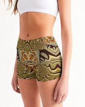 Afbeelding in Gallery-weergave laden, Wood Gold 2 Women&#39;s Mid-Rise Yoga Shorts