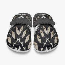 Indlæs billede til gallerivisning 475. Lined All Over Printed Clogs