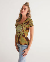 Afbeelding in Gallery-weergave laden, Wood Gold 1 Women&#39;s V-Neck Tee