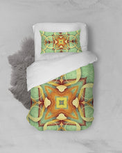 Afbeelding in Gallery-weergave laden, Ostara 26 Twin Duvet Cover Set