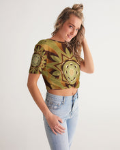 Afbeelding in Gallery-weergave laden, Wood Gold 1 Women&#39;s Twist-Front Cropped Tee
