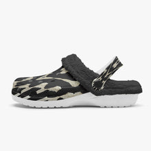 Afbeelding in Gallery-weergave laden, 475. Lined All Over Printed Clogs