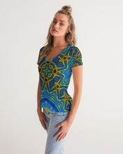 Afbeelding in Gallery-weergave laden, Azura 1 Women&#39;s V-Neck Tee