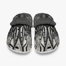 Afbeelding in Gallery-weergave laden, 475. Lined All Over Printed Clogs