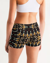 Afbeelding in Gallery-weergave laden, Fire 4 Women&#39;s Mid-Rise Yoga Shorts