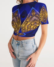 Afbeelding in Gallery-weergave laden, Lapiz Gold 1 Women&#39;s Twist-Front Cropped Tee