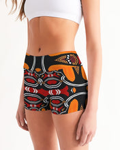 Afbeelding in Gallery-weergave laden, Tribal 11 Women&#39;s Mid-Rise Yoga Shorts