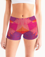 Afbeelding in Gallery-weergave laden, Abstract 22 Women&#39;s Mid-Rise Yoga Shorts