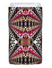 Afbeelding in Gallery-weergave laden, Vibrant 4 - Duvet Cover